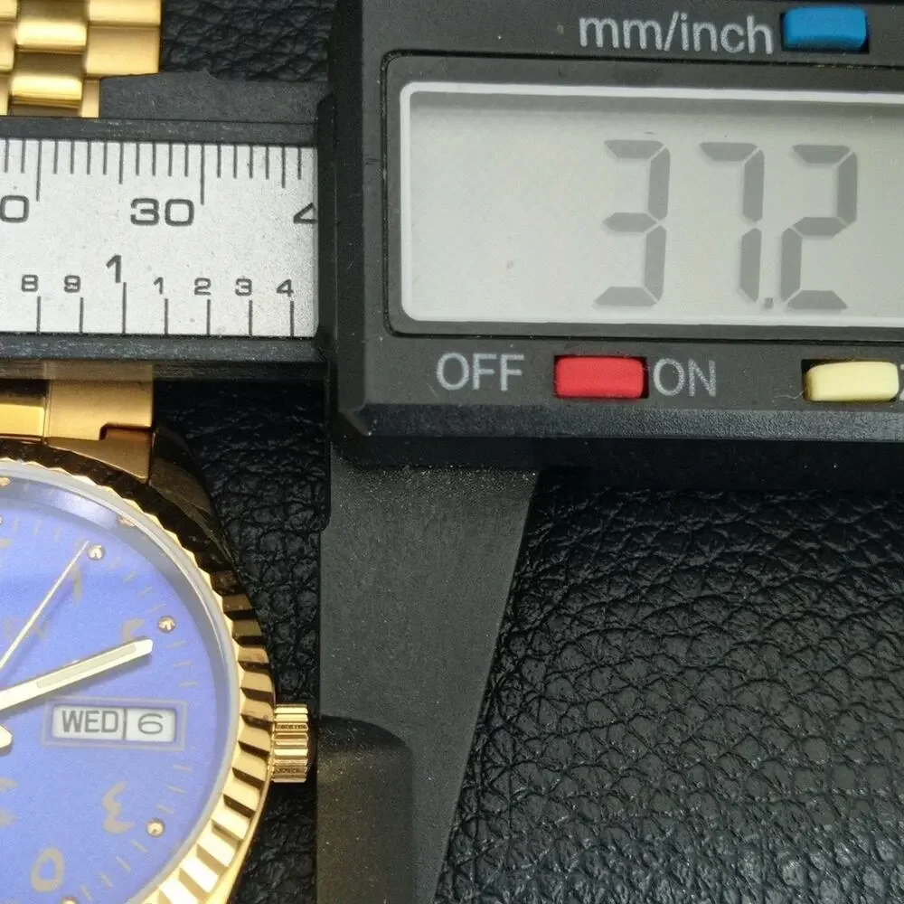 Vintage 1989 Citizen Automatic Mens Gold Watch W/daydate & Gold Accents